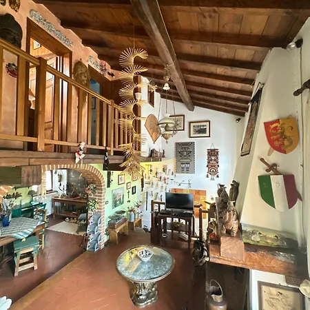 A Unique Tuscan Hideaway In Holiday home *