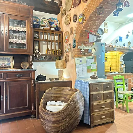 A Unique Tuscan Hideaway In Holiday home *