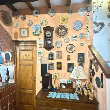 A Unique Tuscan Hideaway In بيت للعطل كامايوري